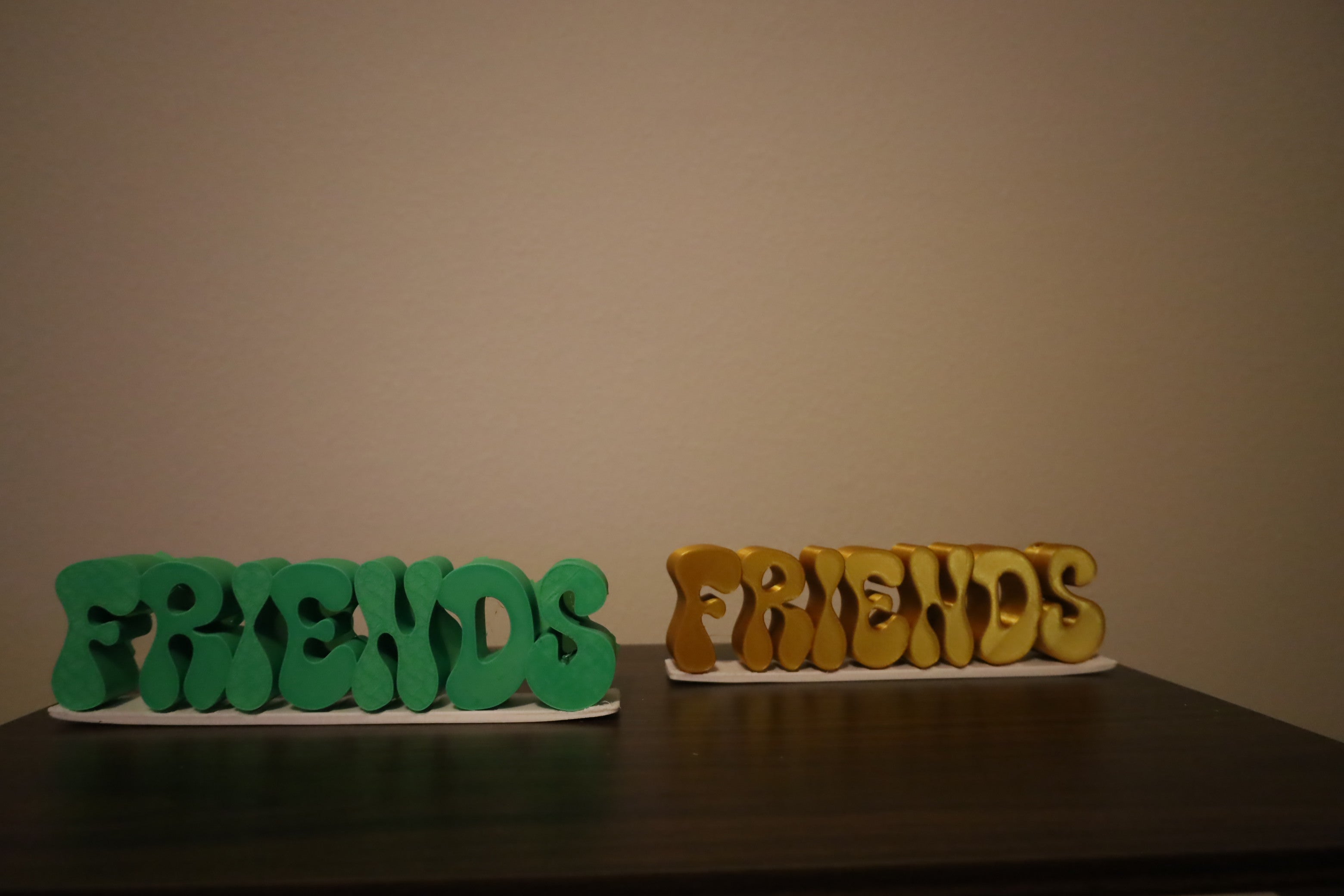 Friends' desktop ornament